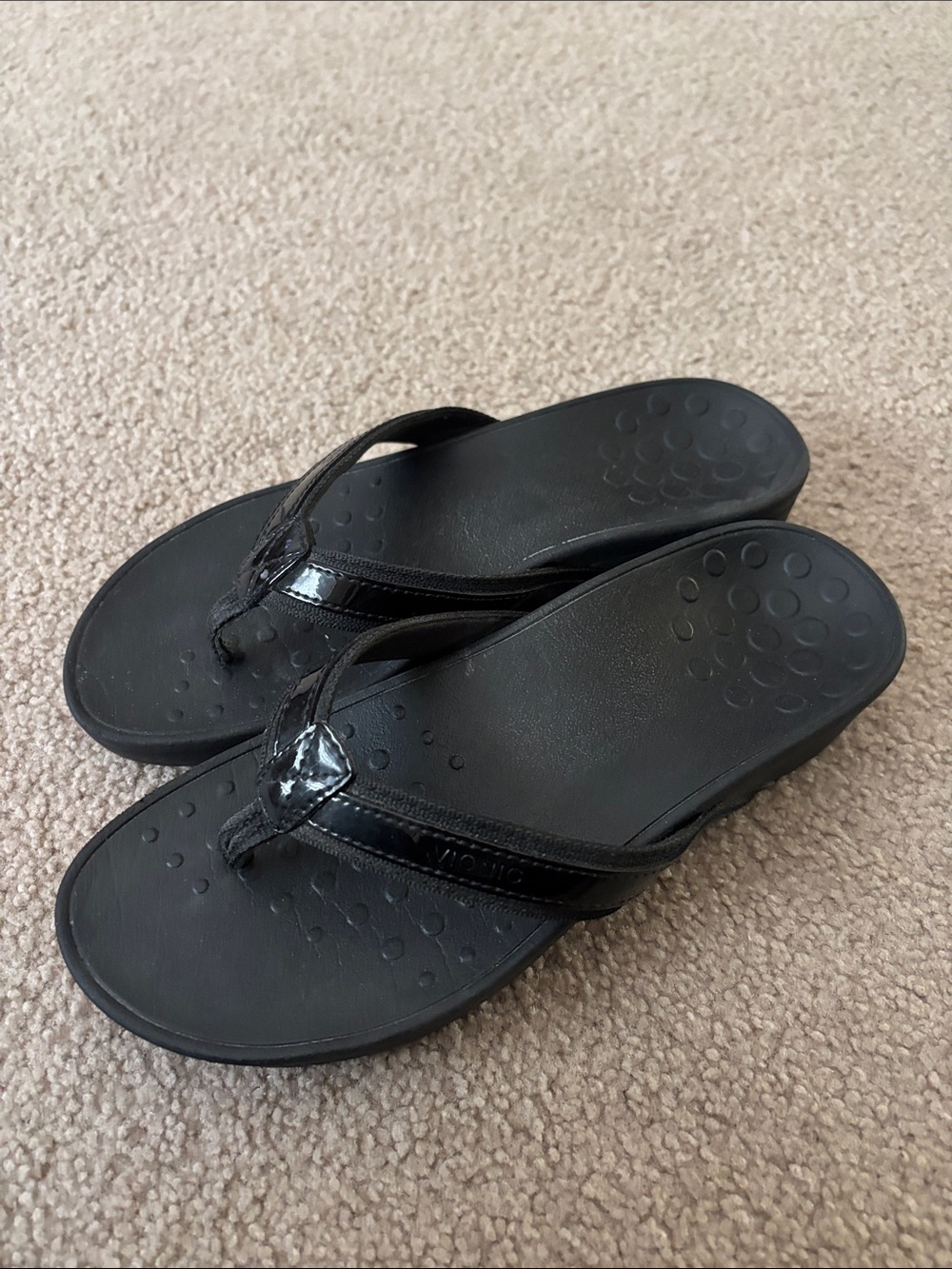 Vionic Black Women's Comfort Flip Flop Sandals size 8